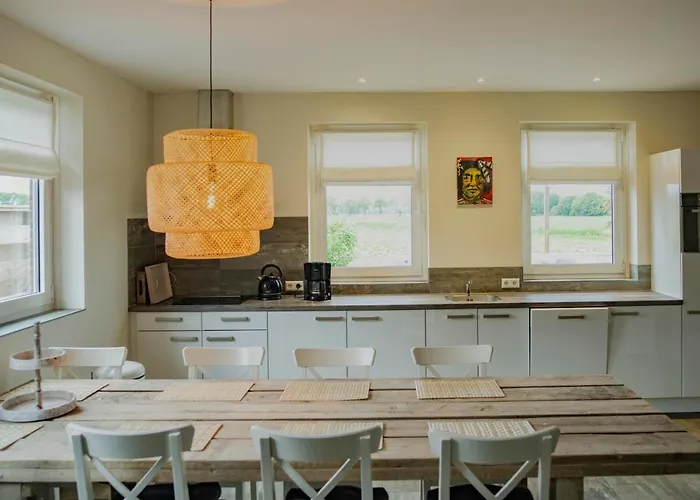 Het Atelier - Geschikt Tot 8 Personen Pensionat Maasbommel